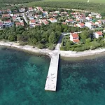 Mala Punta Skala