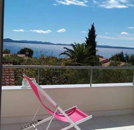Mala Punta Skala Villa *