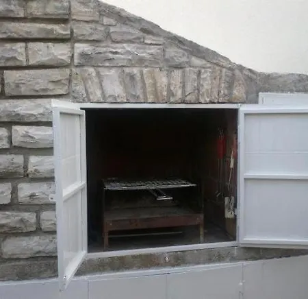 Mala Punta Skala Villa *