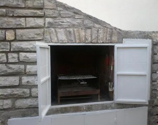 Mala Punta Skala Villa *